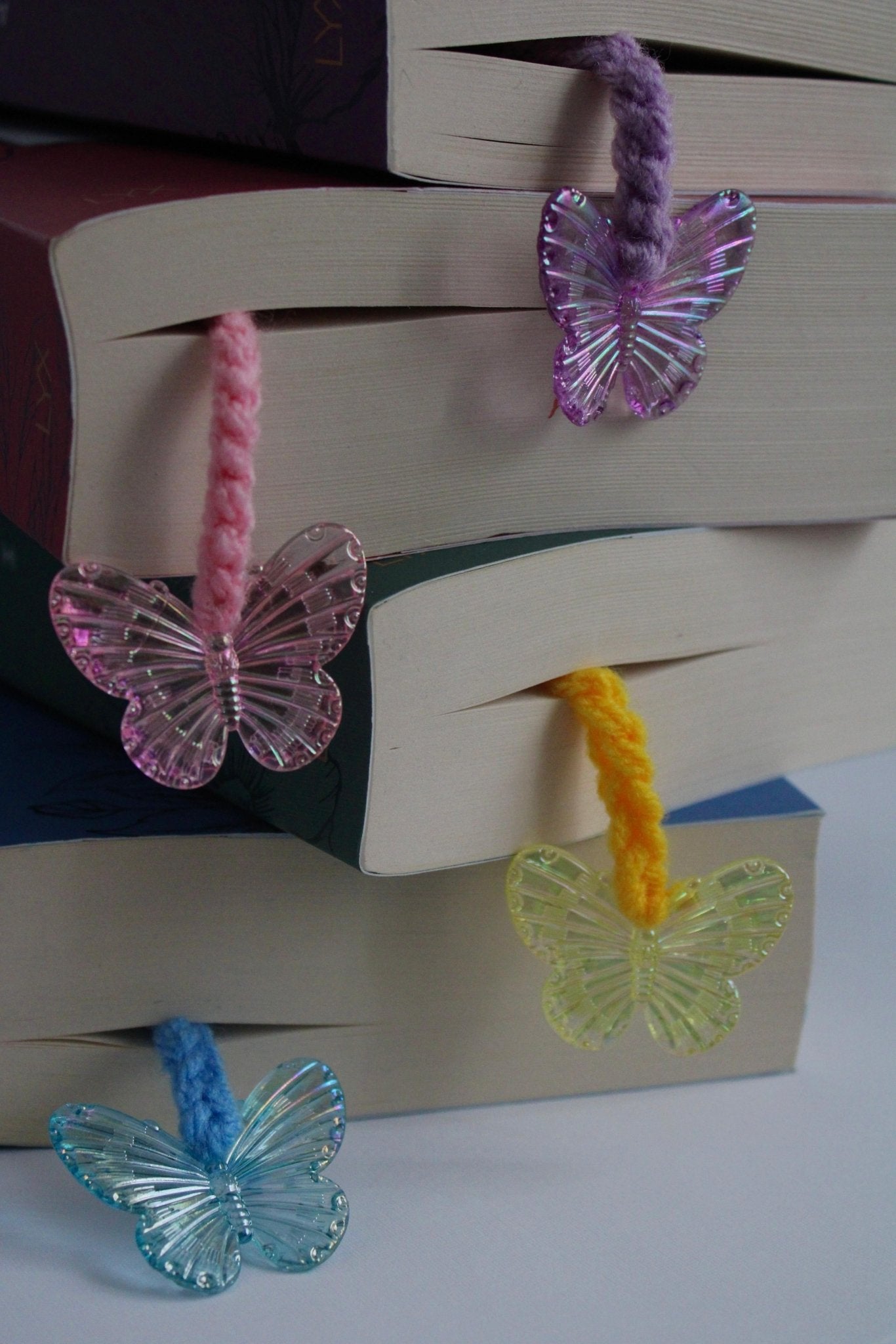 Schmetterlinge zwischen den Seiten 🦋 | Lesezeichen
